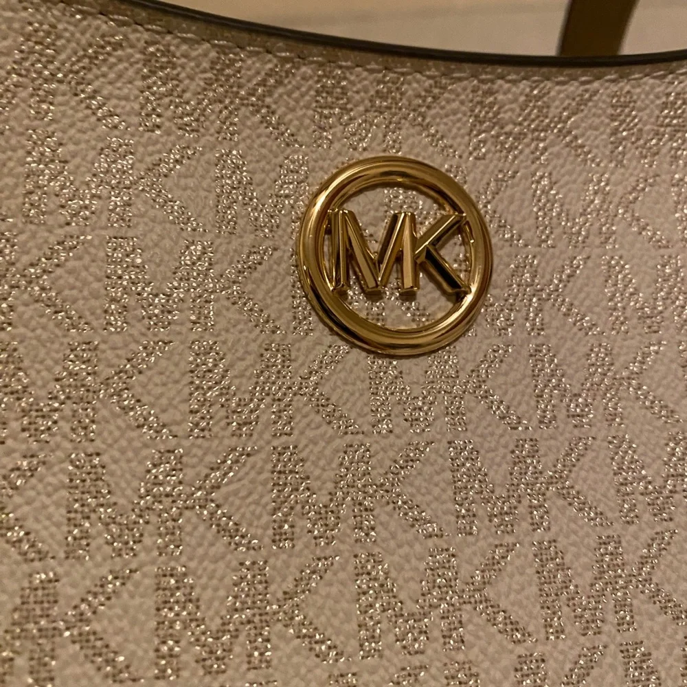 NWT MICHAEL KORS Leida Large Metallic Signature Logo Tote Bag